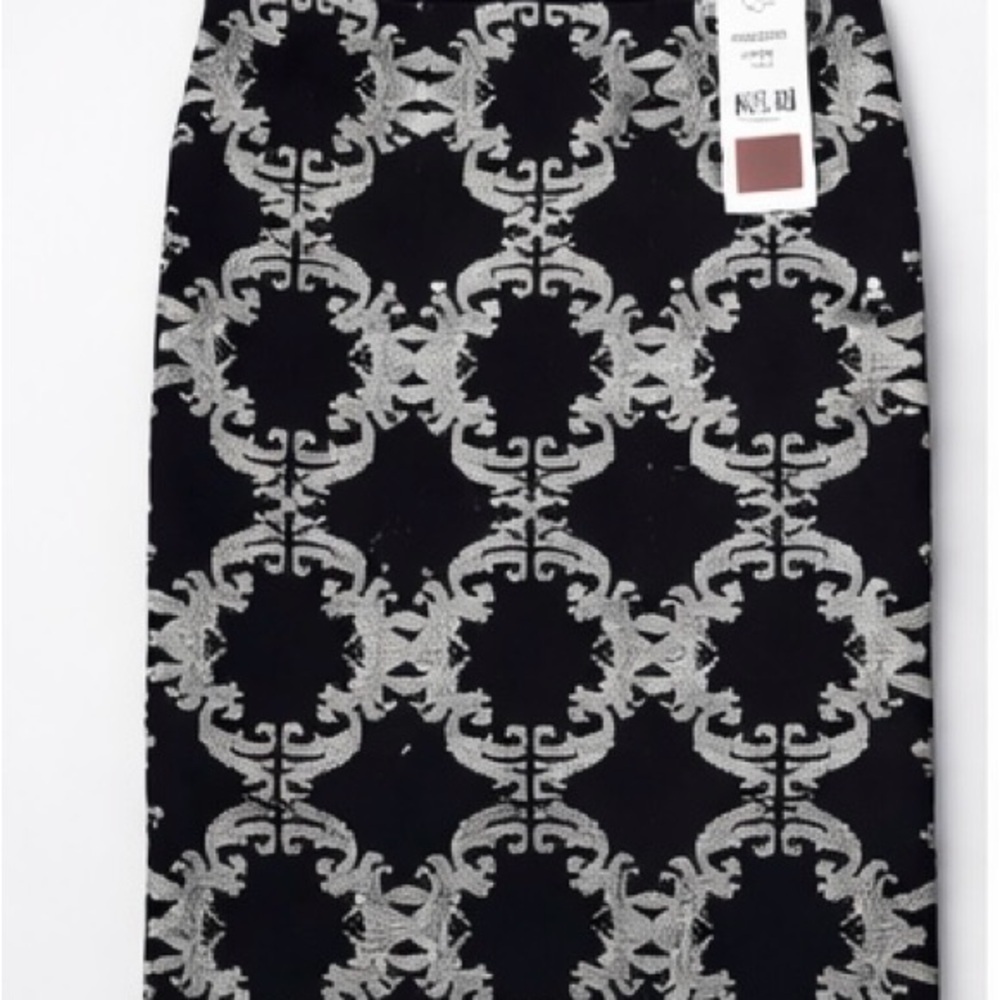 NY&Co Black Silver Metallic Pencil Skirt NWT M - Picture 3 of 16